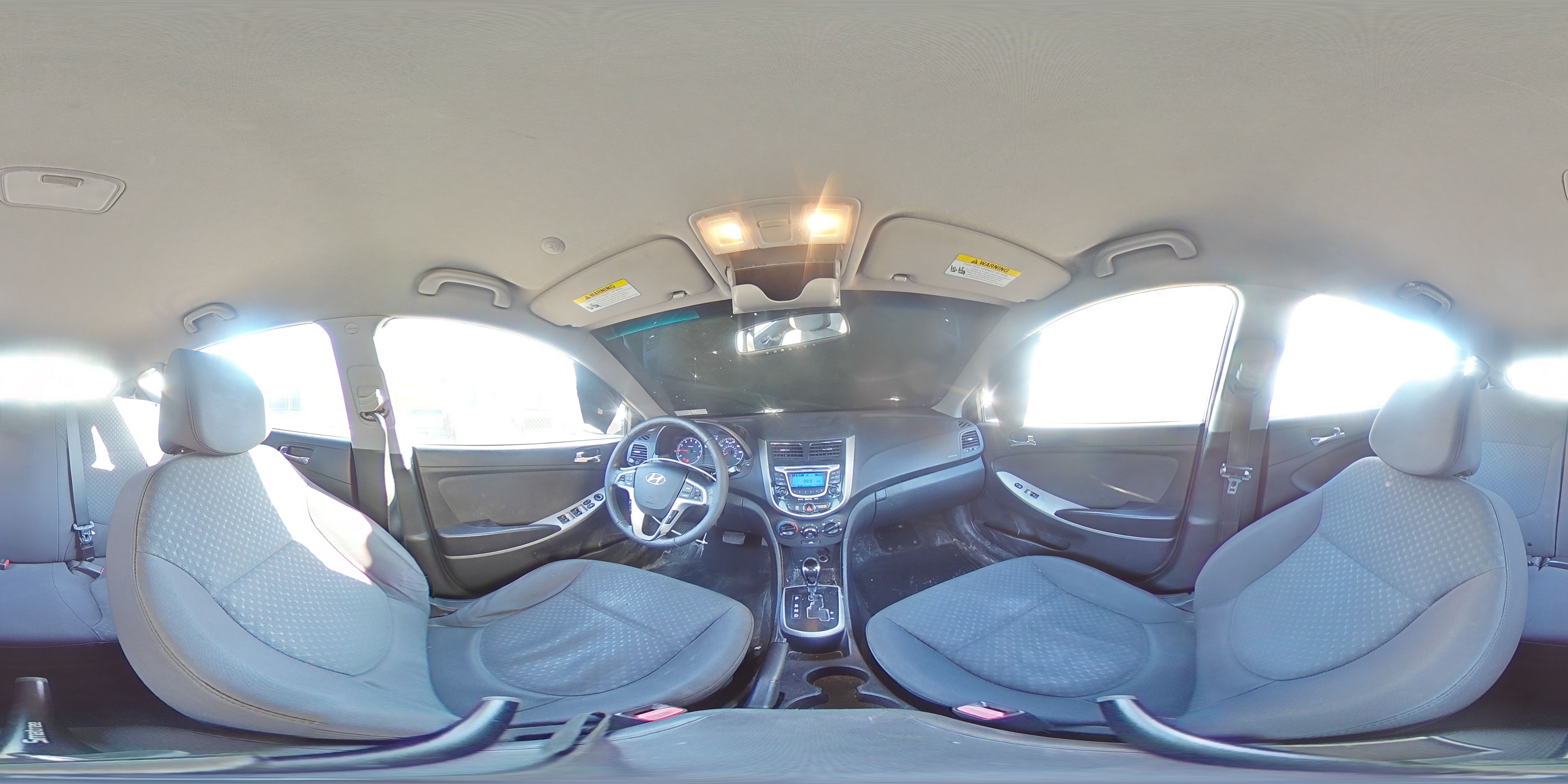 2013 Hyundai Accent - Image 13