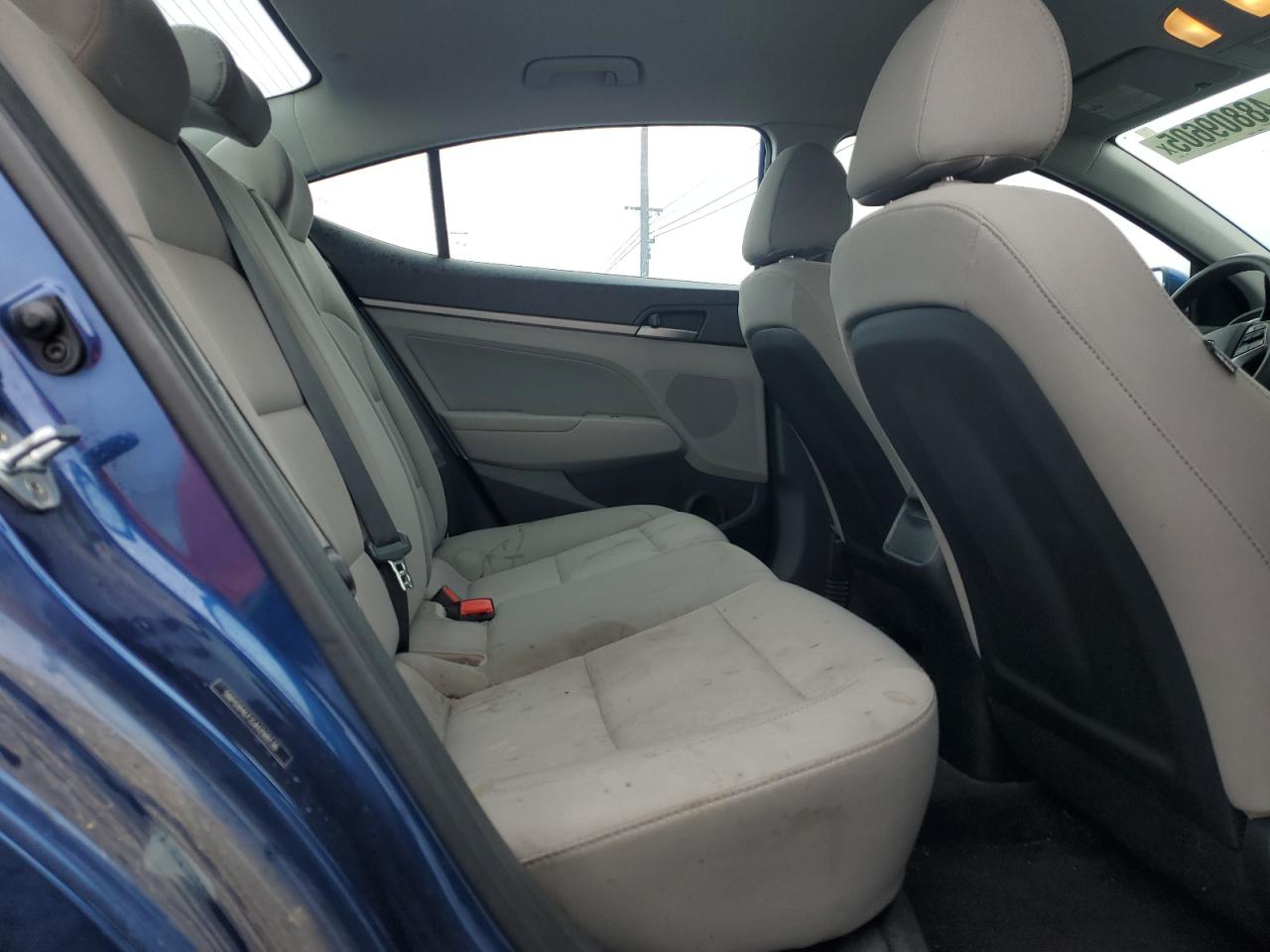 2018 Hyundai Elantra - Image 10