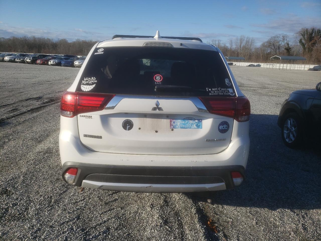 2017 Mitsubishi Outlander - Image 6