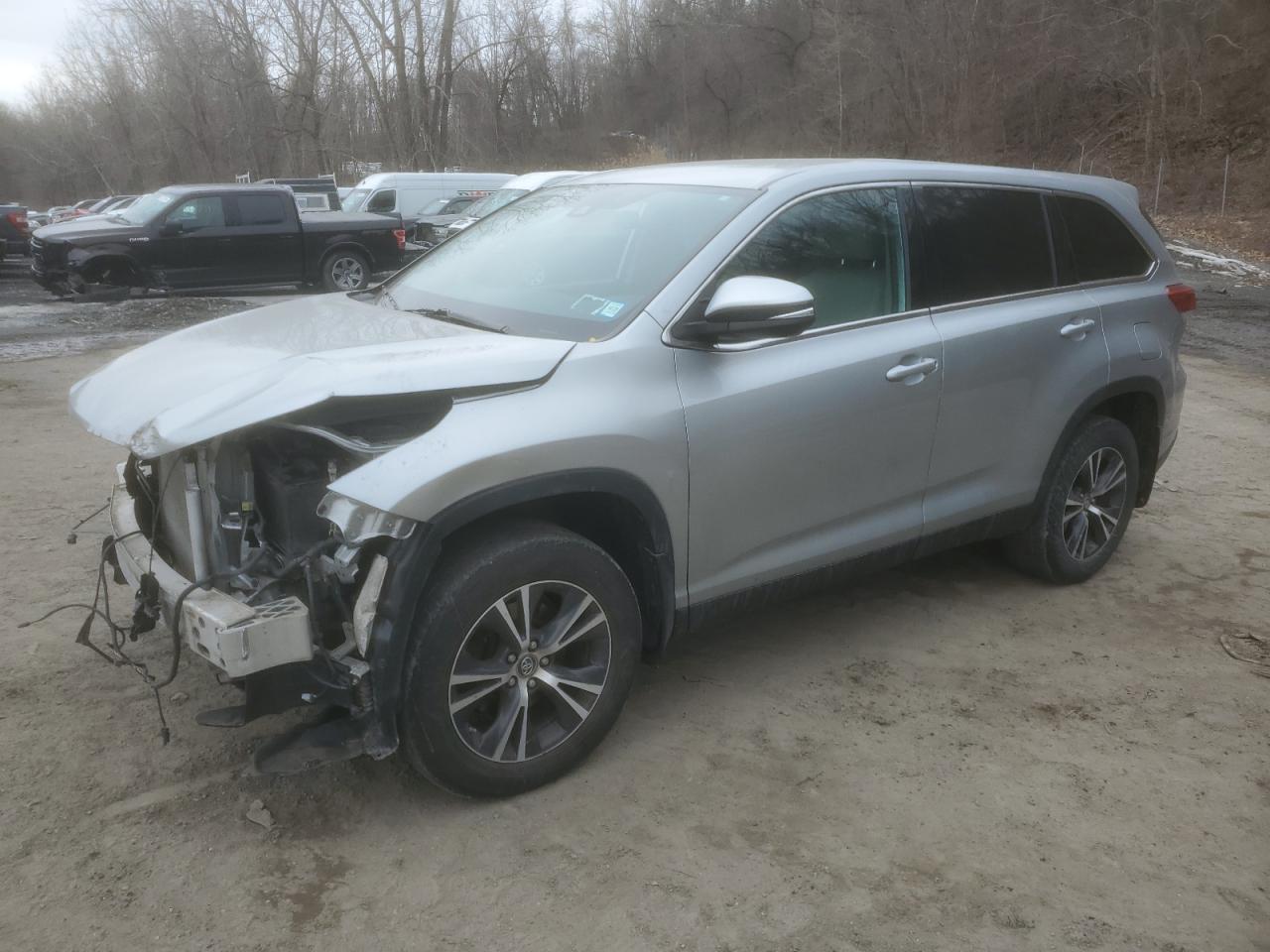 2019 Toyota Highlander - Image 1