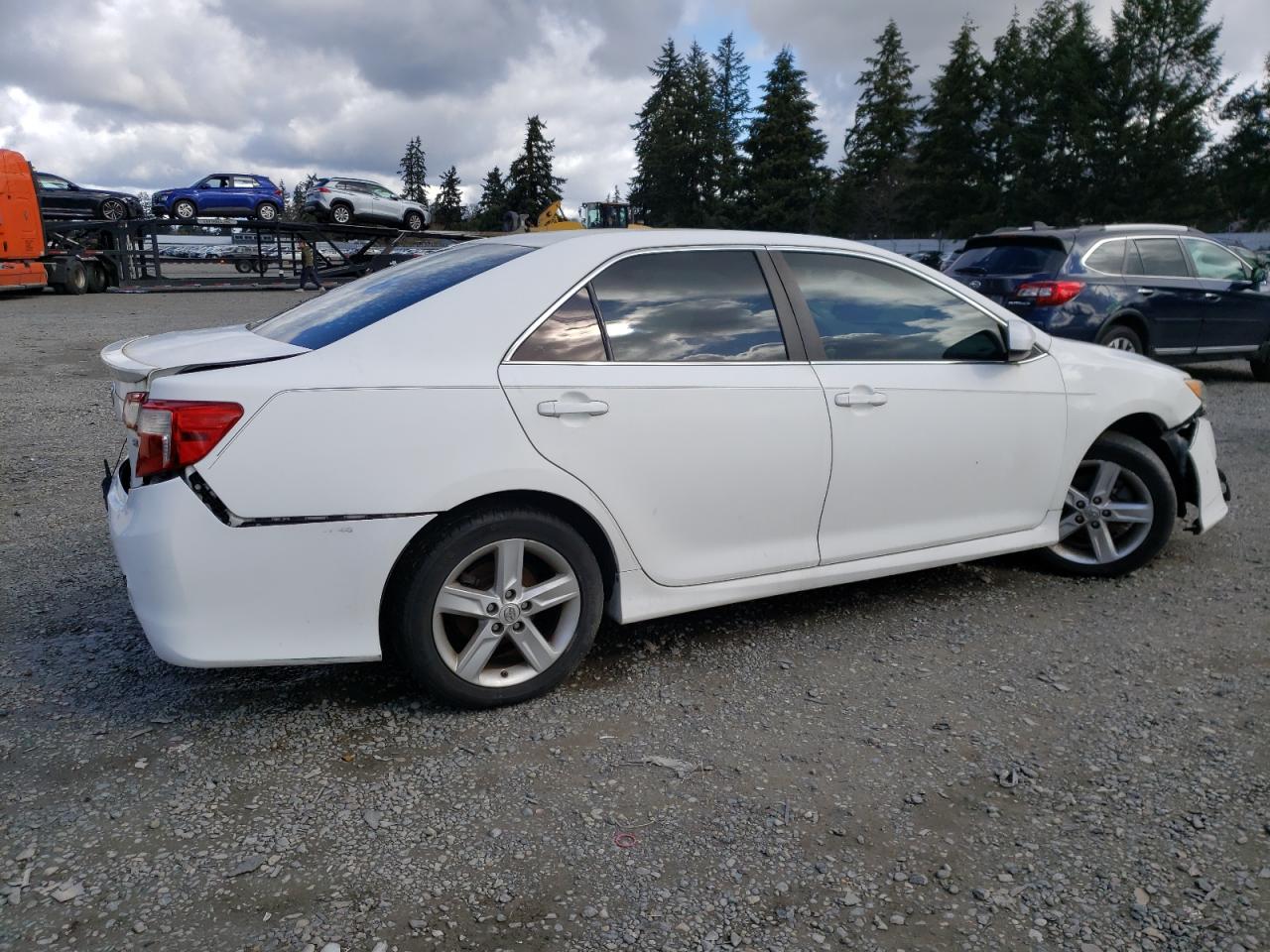 2014 Toyota Camry - Image 3