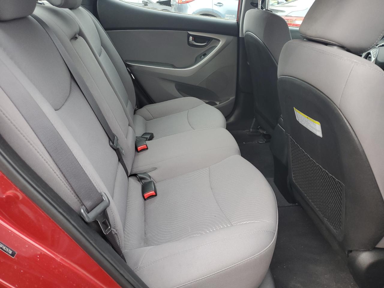2015 Hyundai Elantra - Image 10