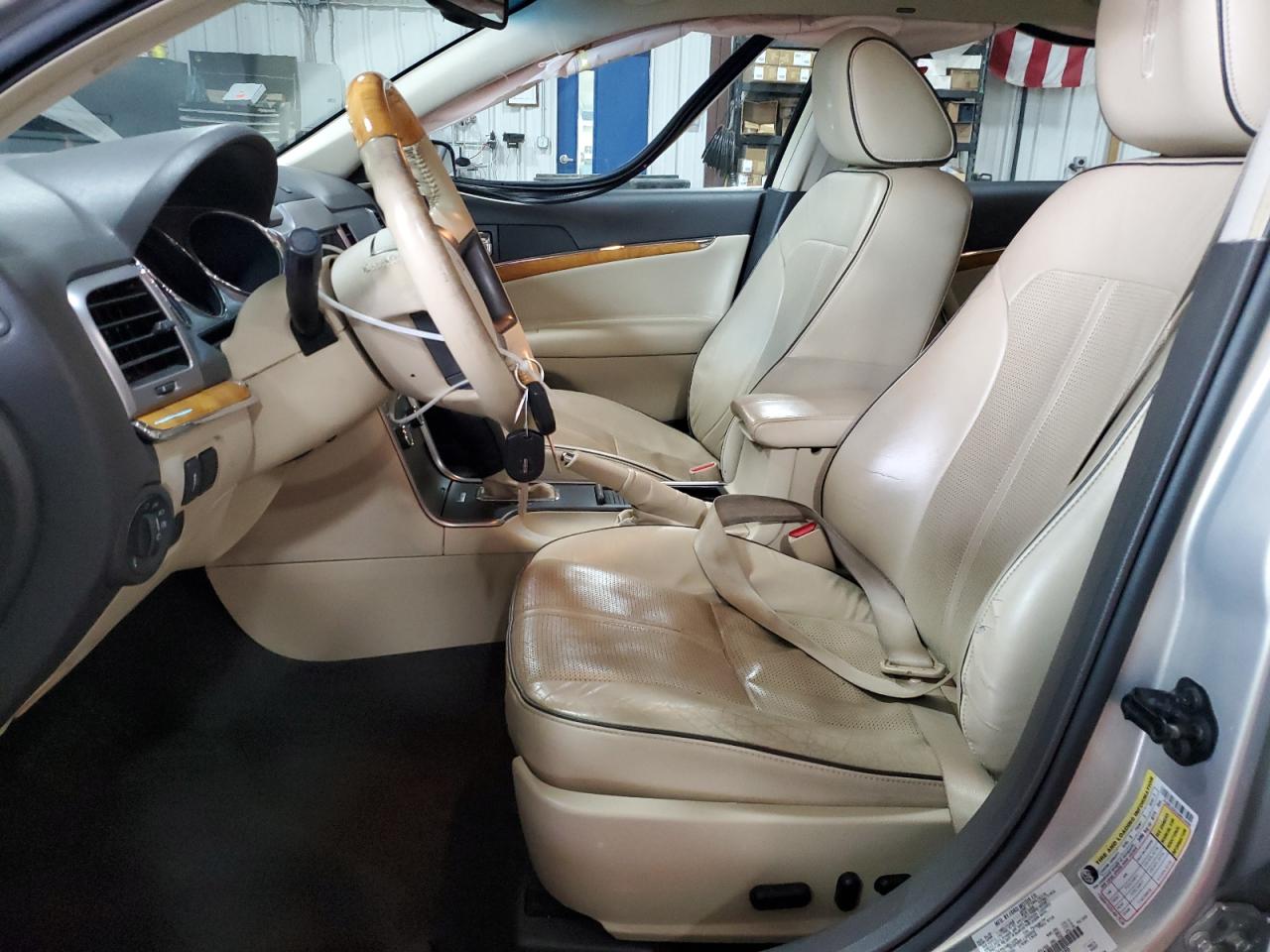 2010 Lincoln MKZ - Image 7
