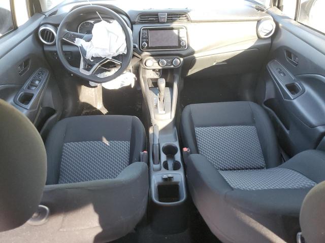  NISSAN VERSA 2022 Сріблястий