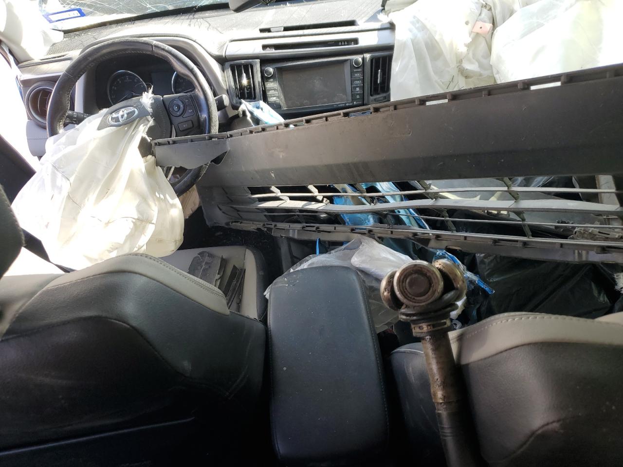 2018 Toyota RAV 4 - Image 8