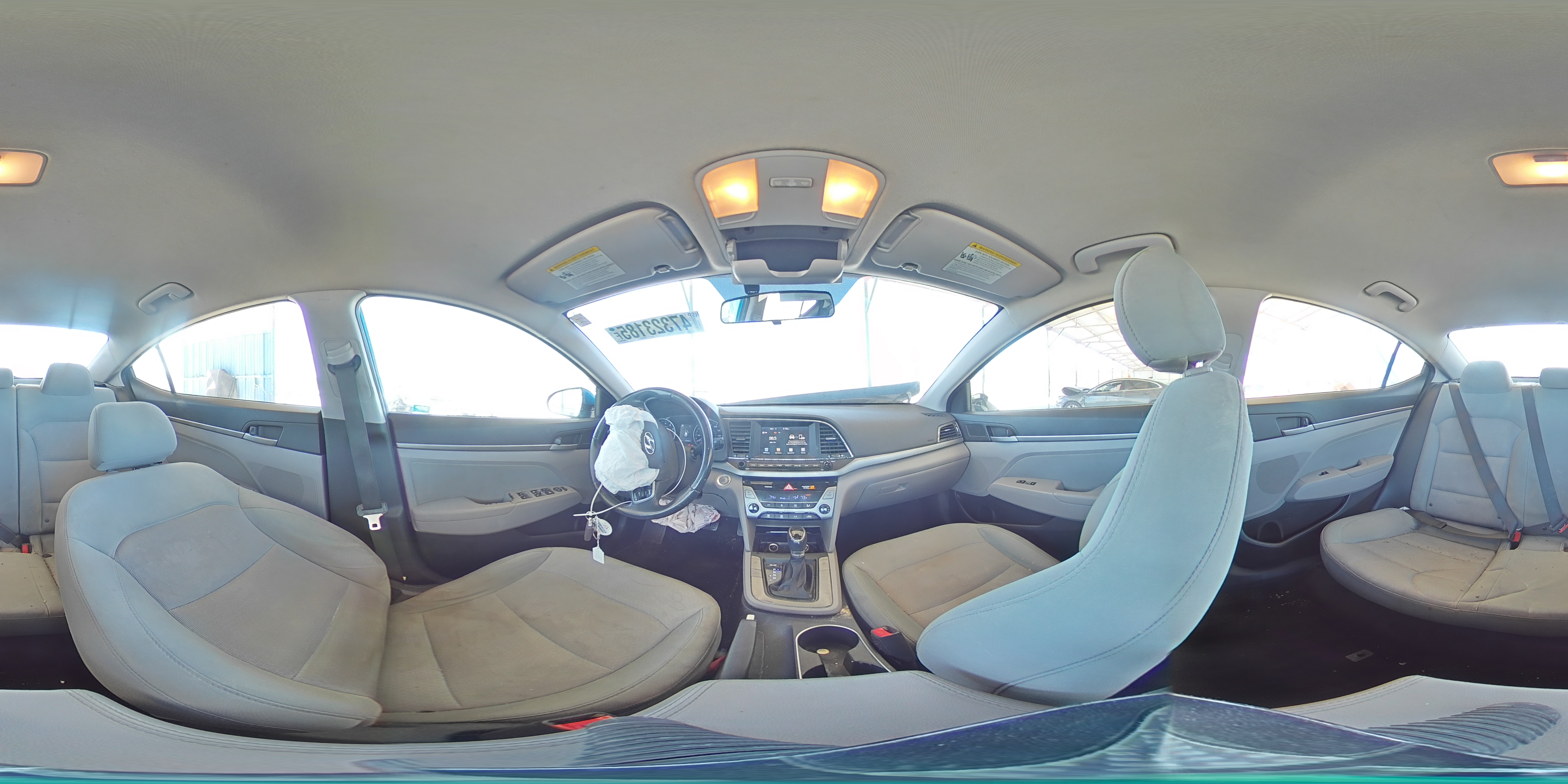 2017 Hyundai Elantra - Image 12