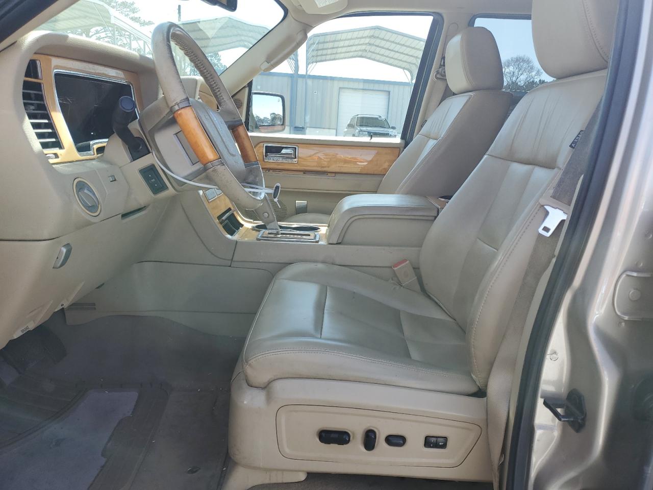 2007 Lincoln Navigator - Image 7