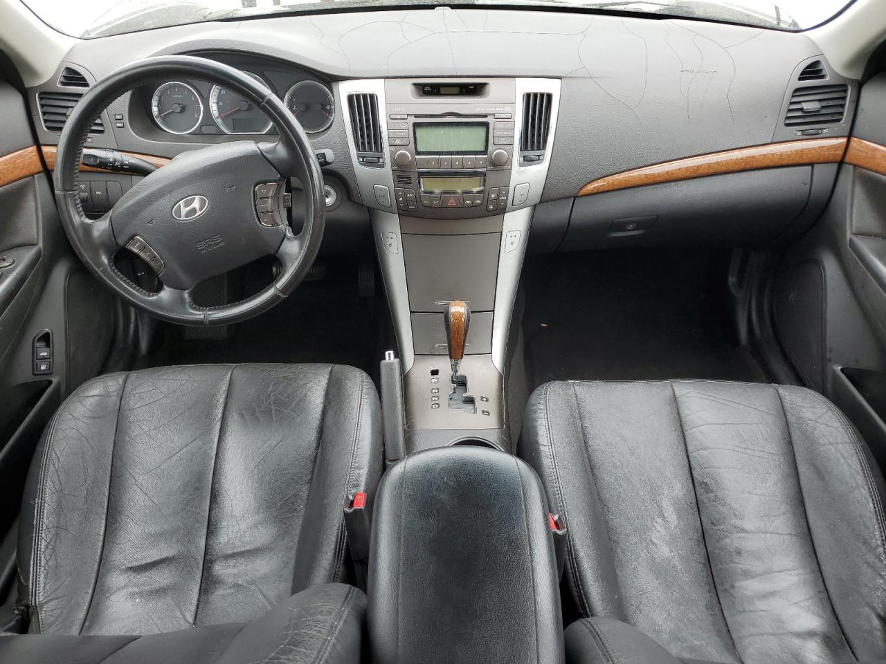 2010 Hyundai Sonata - Image 8