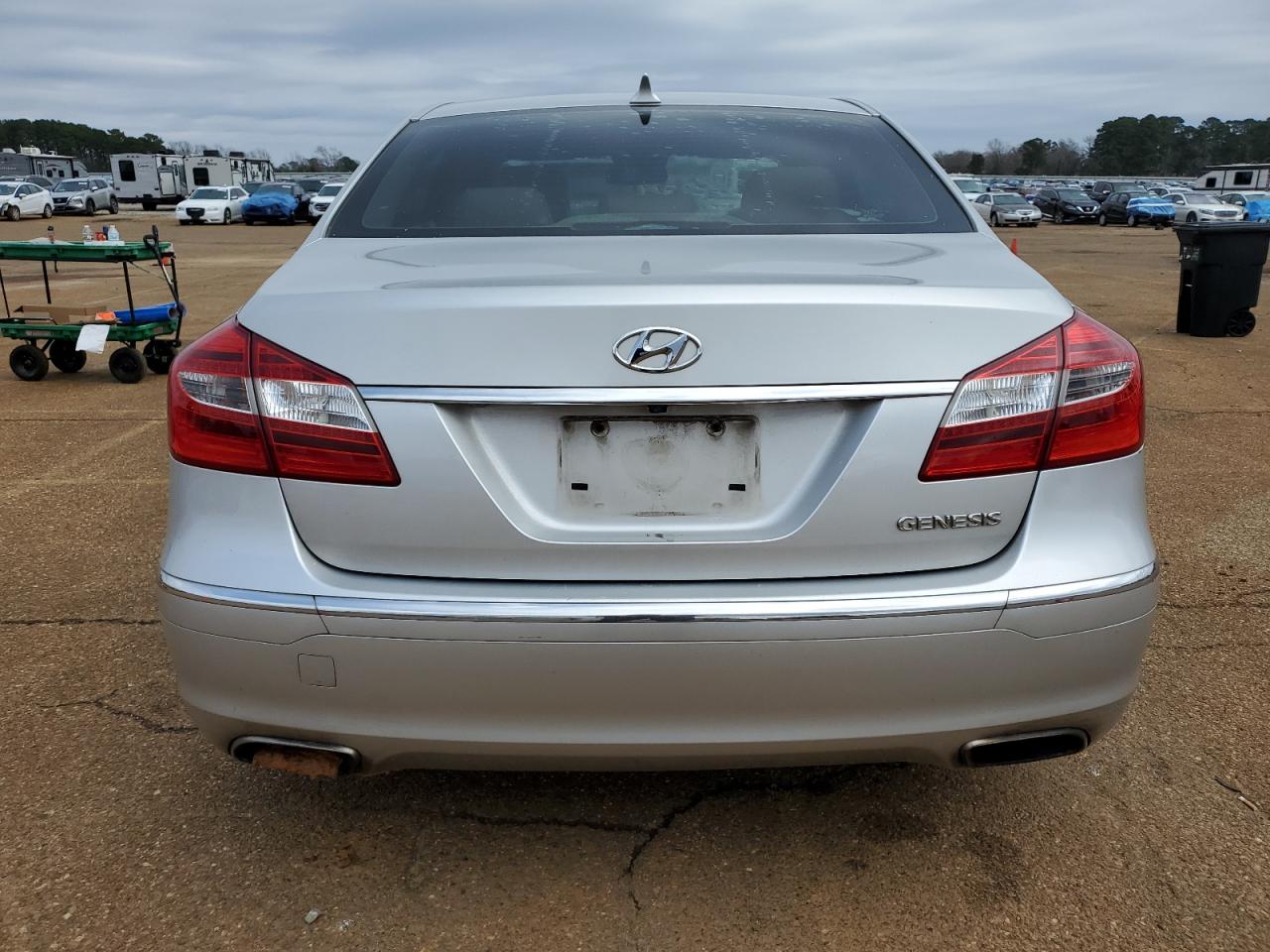 2013 Hyundai Genesis - Image 6