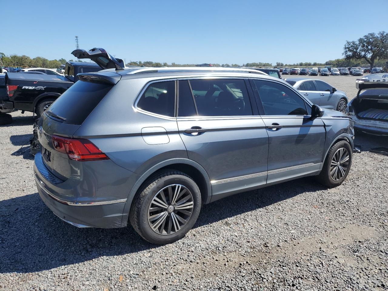2019 Volkswagen Tiguan - Image 3
