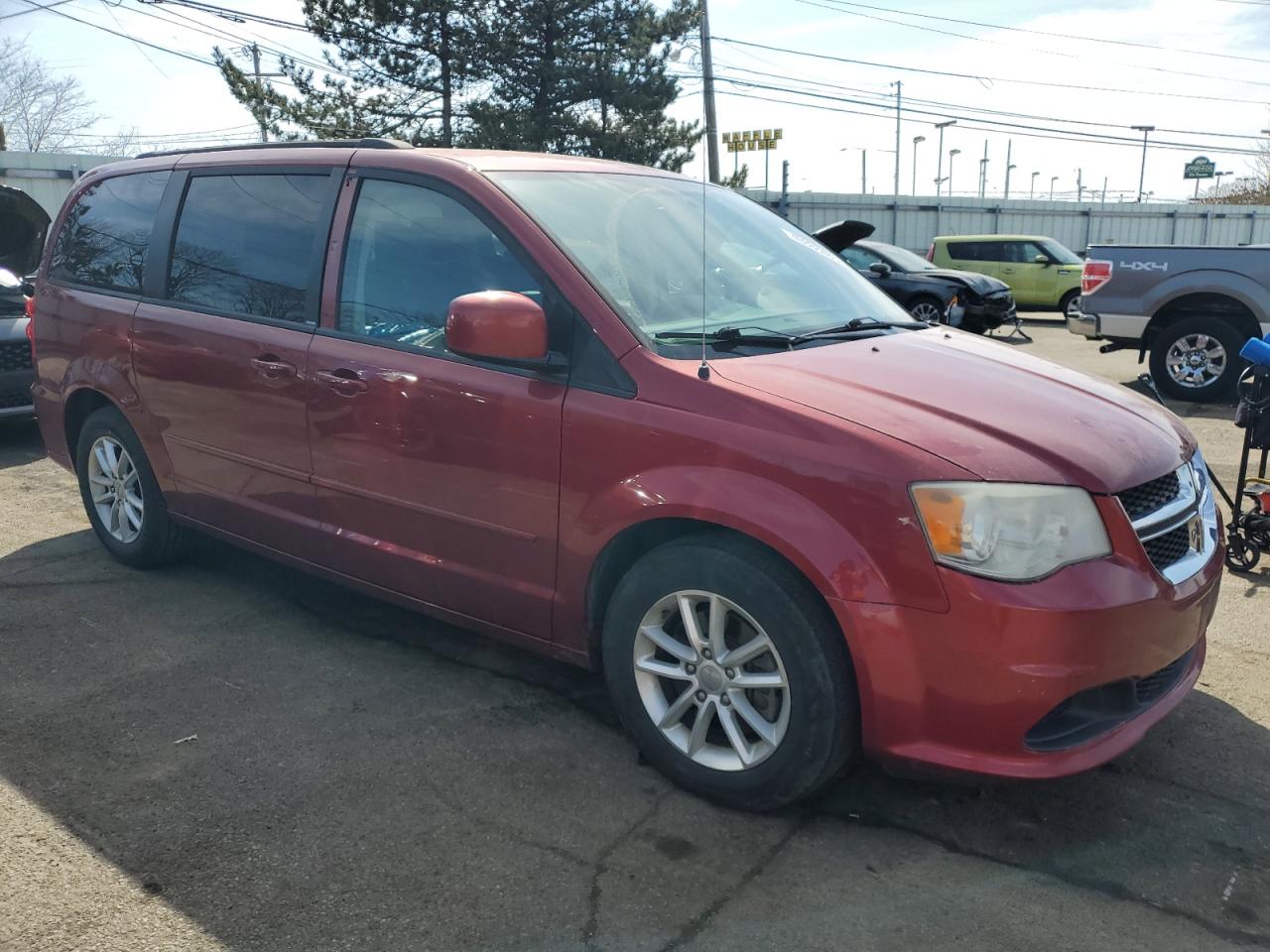 2014 Dodge Caravan - Image 4