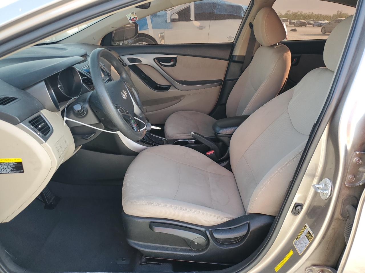 2015 Hyundai Elantra - Image 7