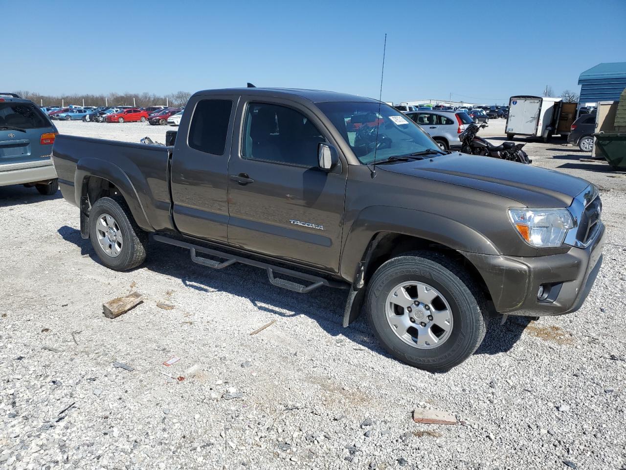 2015 Toyota Tacoma - Image 4