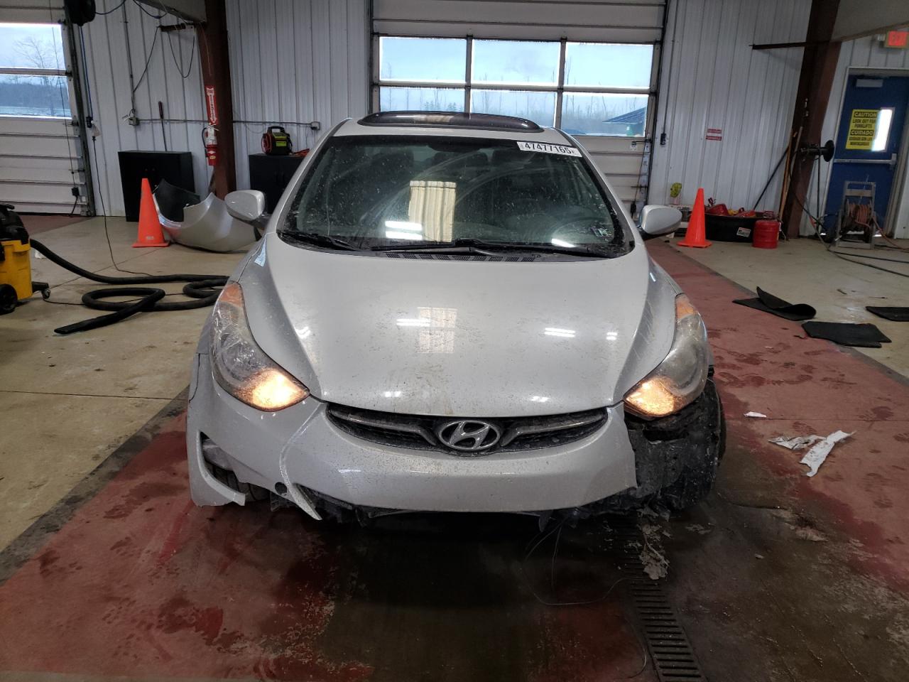 2012 Hyundai Elantra - Image 5