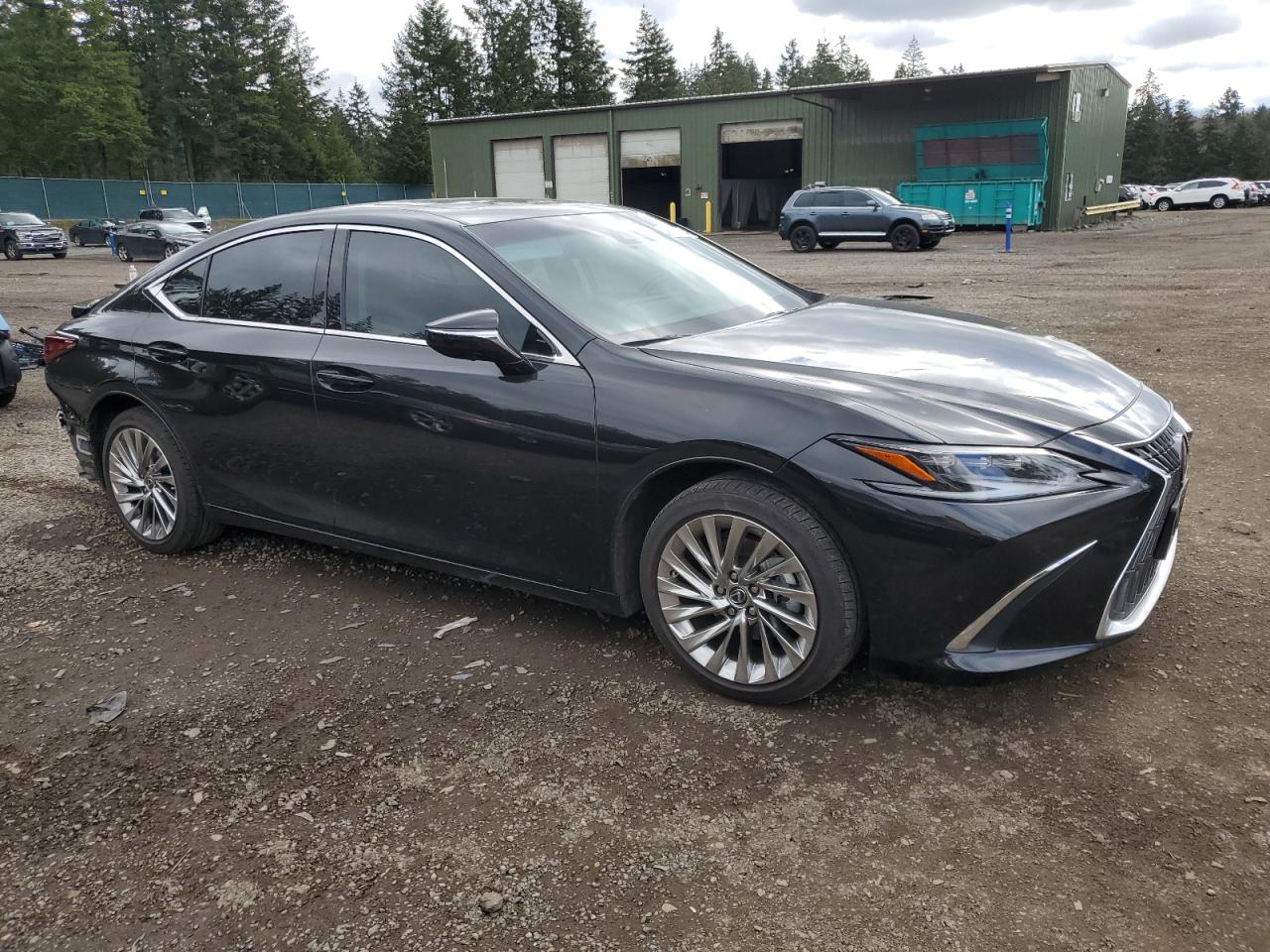 2023 Lexus ES - Image 4