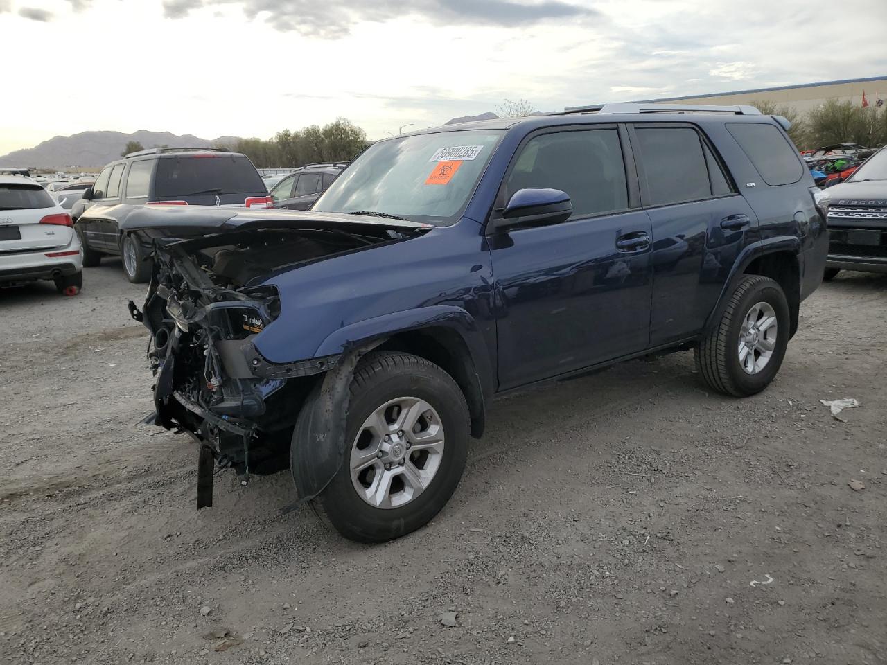 2016 Toyota 4Runner Sr5/Sr5 Premium for Sale in Las Vegas, NV - Front End