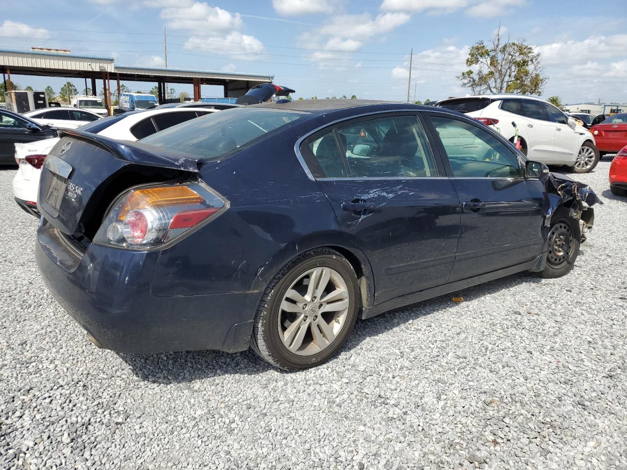 2010 Nissan Altima - Image 3