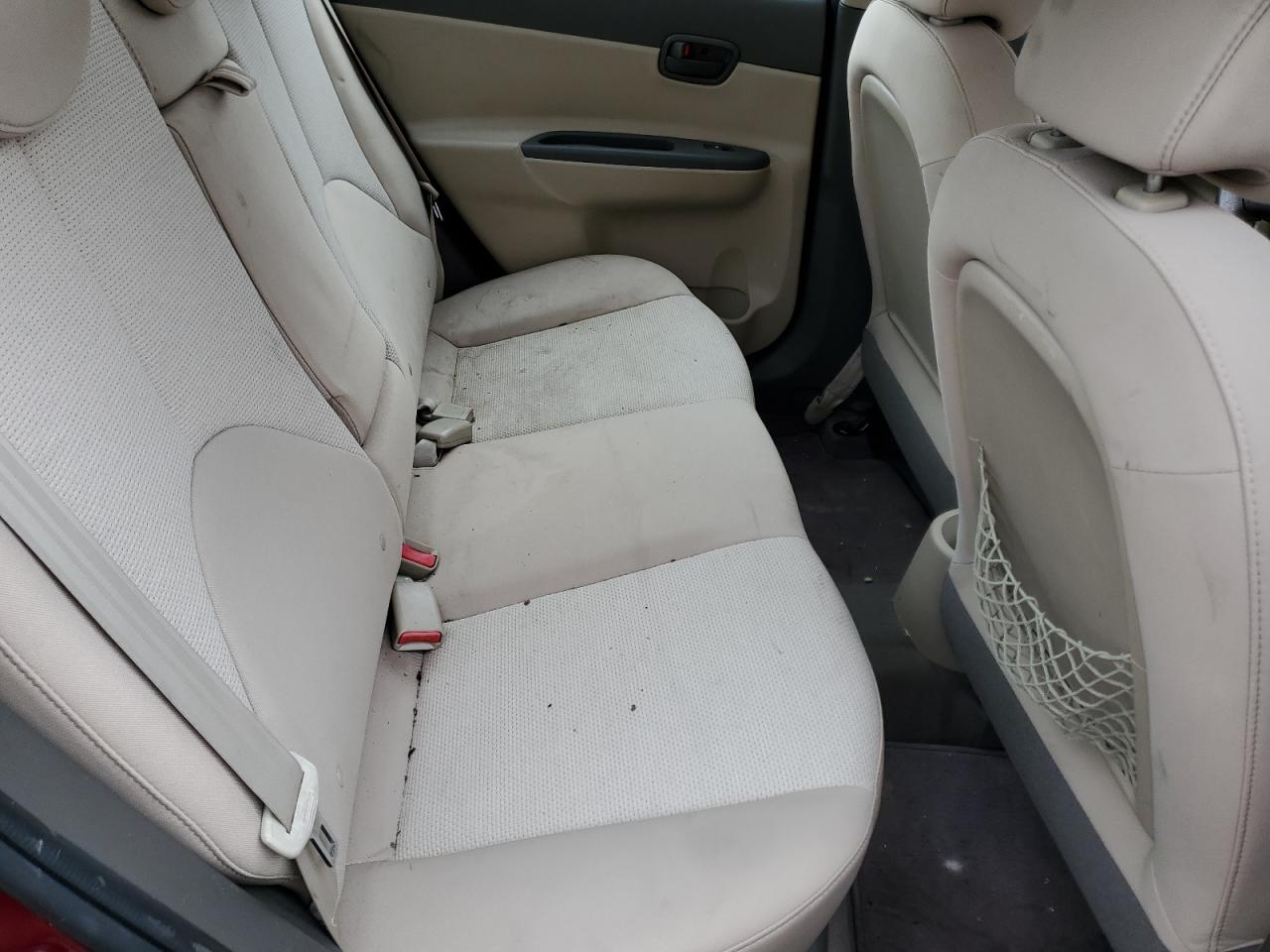2010 Hyundai Accent - Image 10