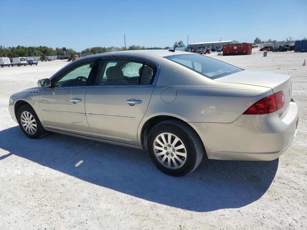 2007 Buick Lucerne - Image 2