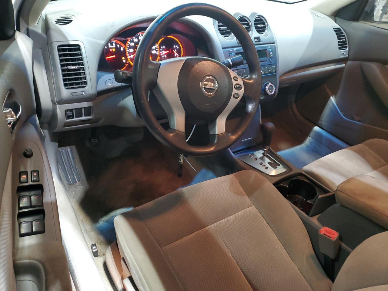 2009 Nissan Altima - Image 8