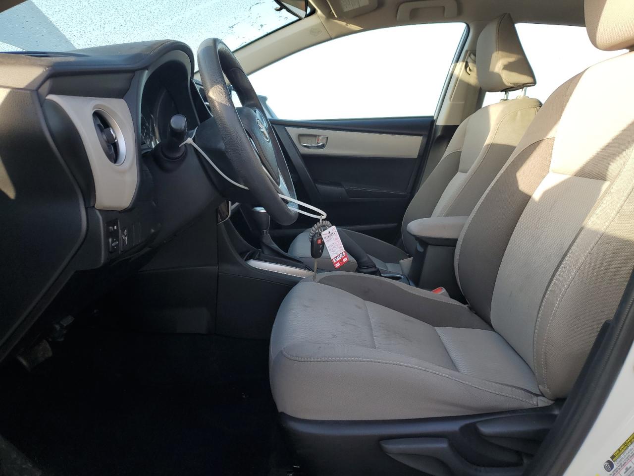 2017 Toyota Corolla L VIN: 5YFBURHEXHP688804 Lot: 49586135