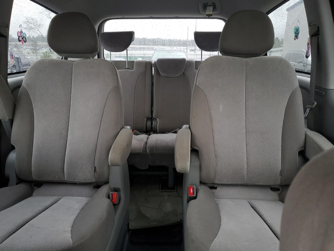 2014 Kia Sedona - Image 10