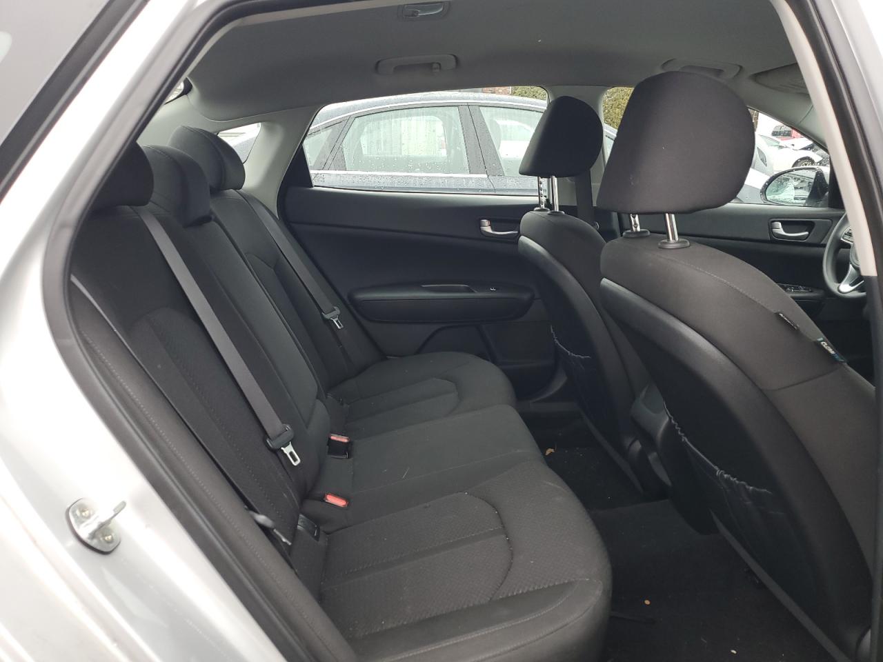 2017 Kia Optima - Image 10