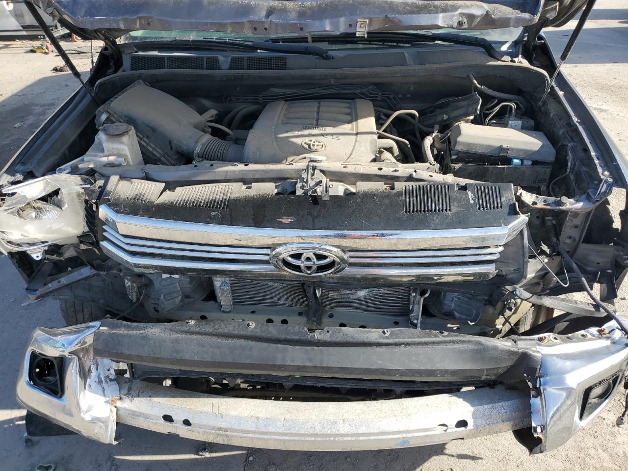 2016 Toyota Tundra - Image 11