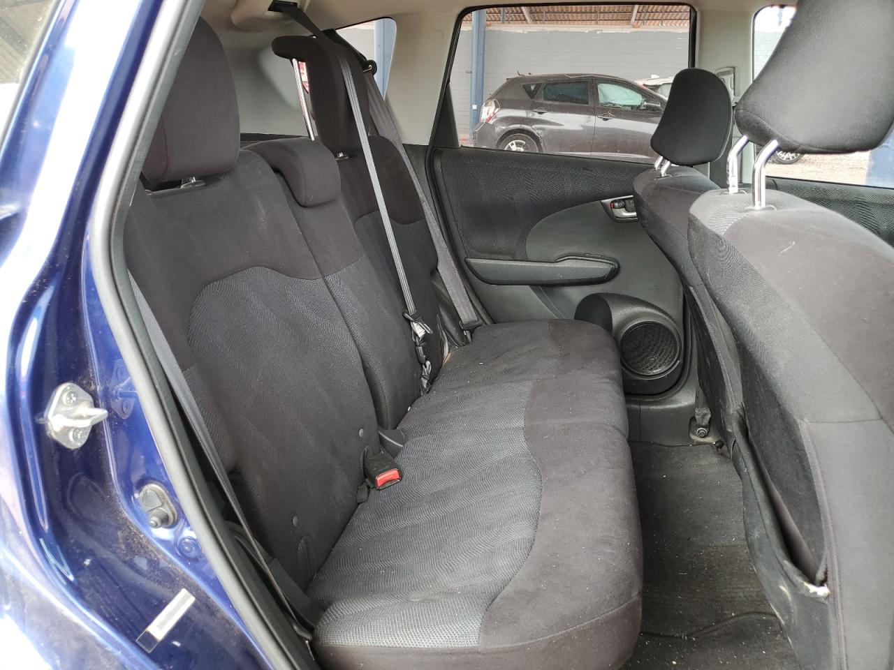 2011 Honda Fit - Image 10