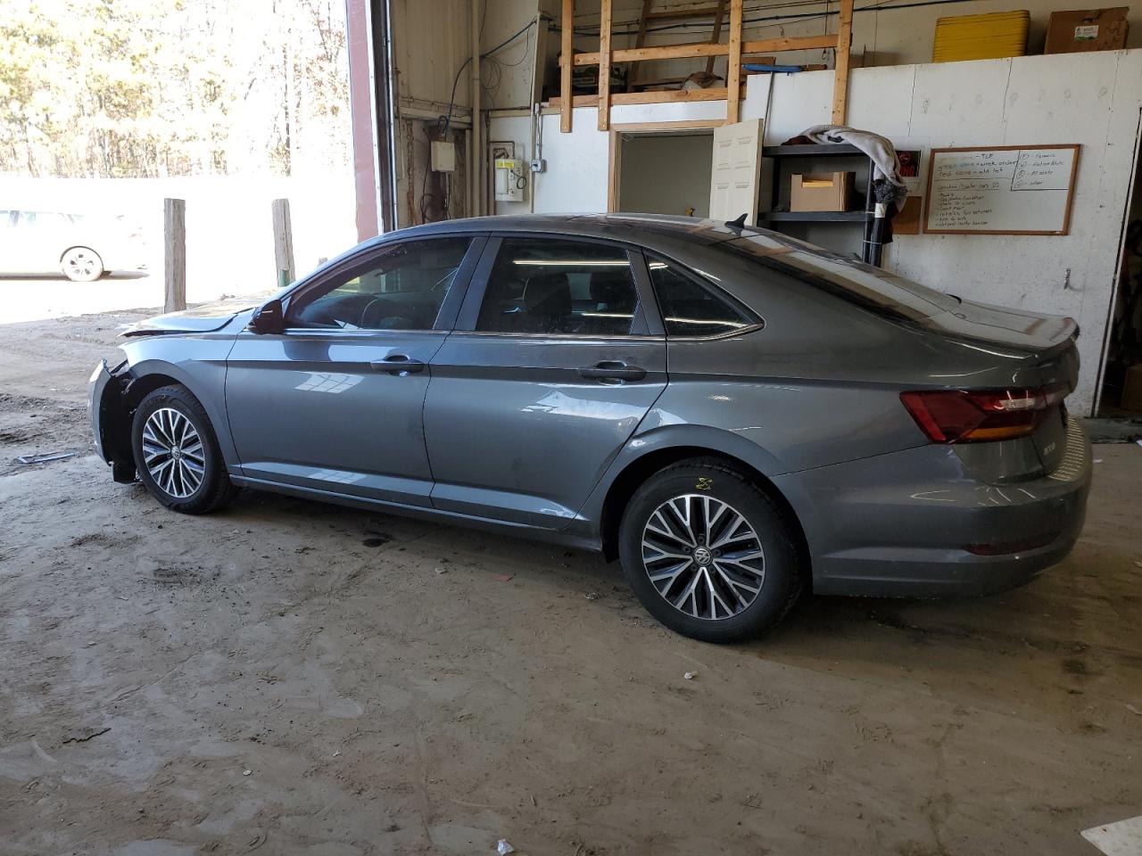 2019 Volkswagen Jetta - Image 2