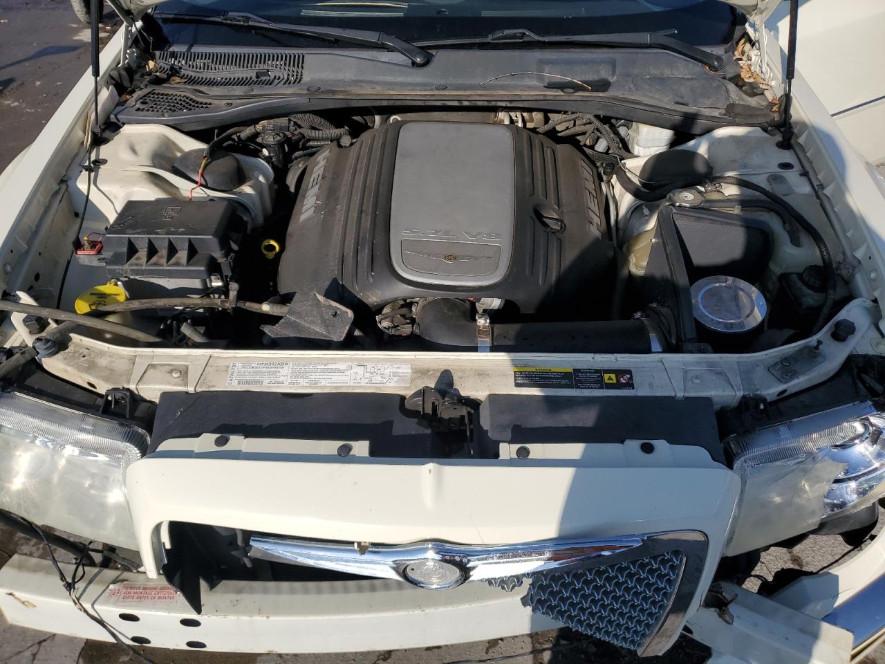 2005 Chrysler 300 - Image 11