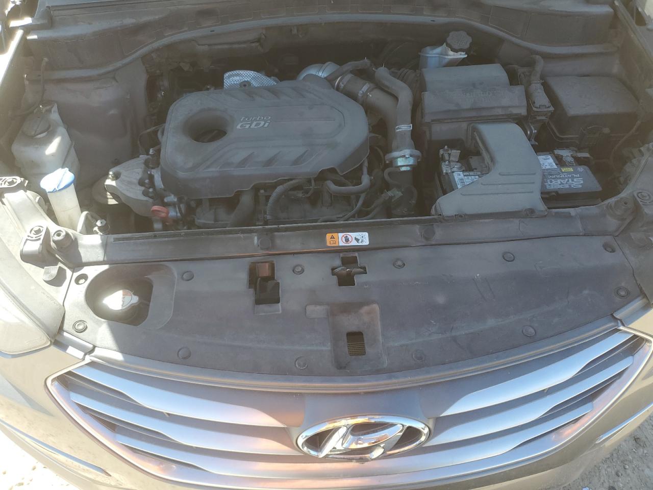 2018 Hyundai Santa Fe - Image 12