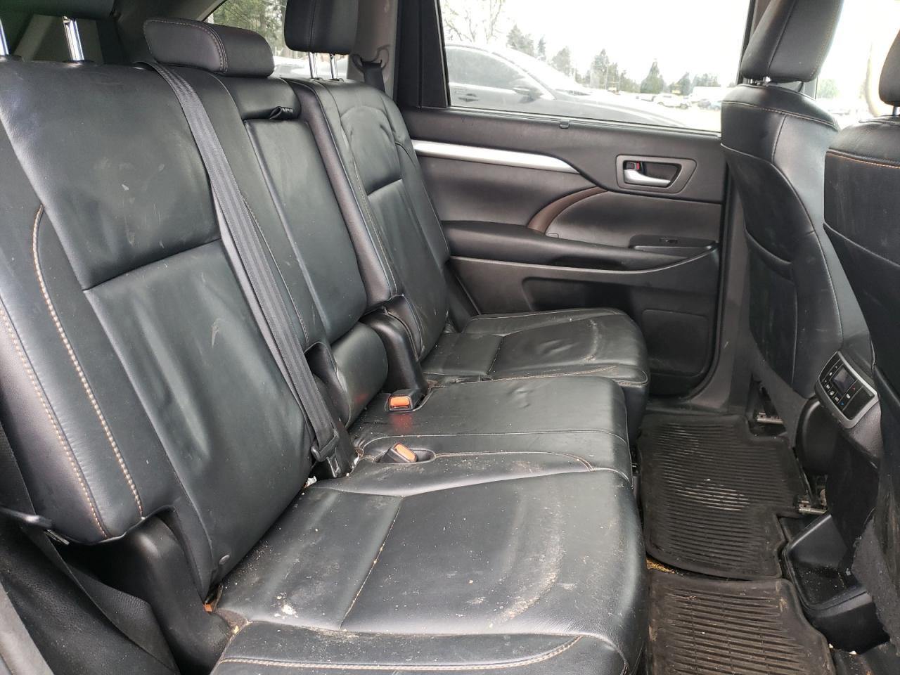 2016 Toyota Highlander - Image 11