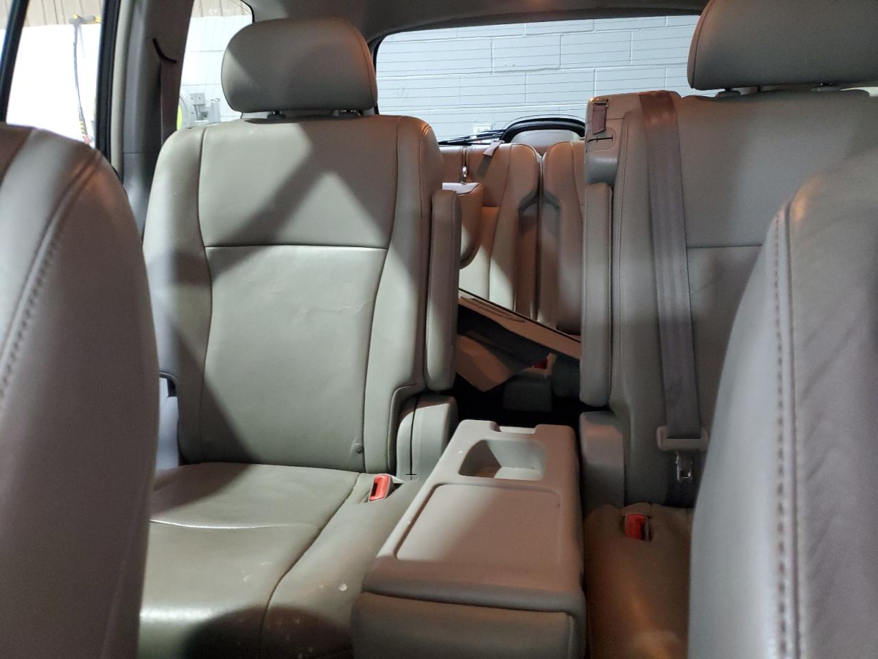 2011 Toyota Highlander - Image 10