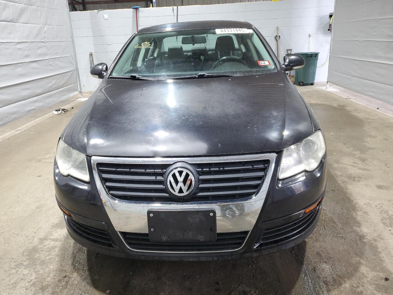 2008 Volkswagen Passat - Image 5