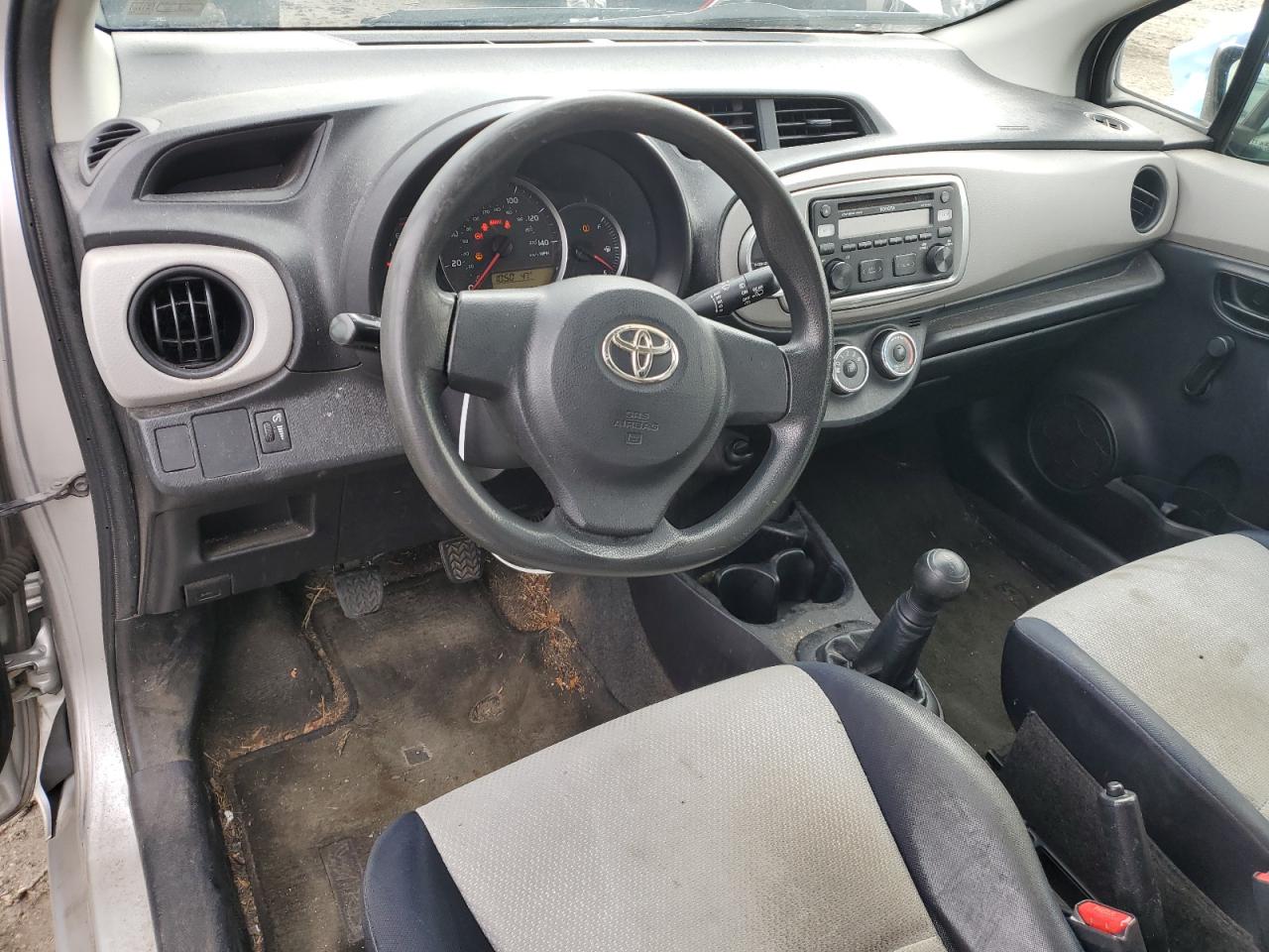 2012 Toyota Yaris - Image 8
