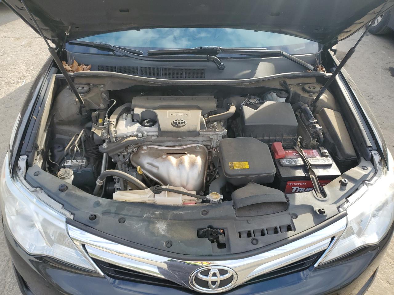 2012 Toyota Camry - Image 11