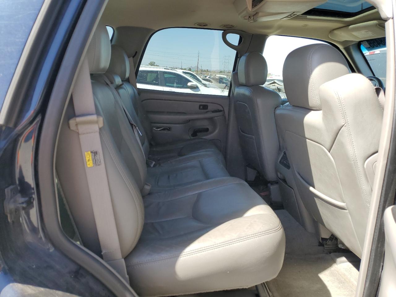 2004 Chevrolet Tahoe - Image 11