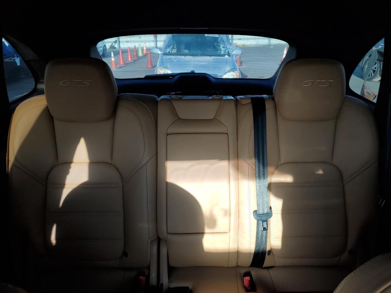 2017 Porsche Cayenne - Image 10