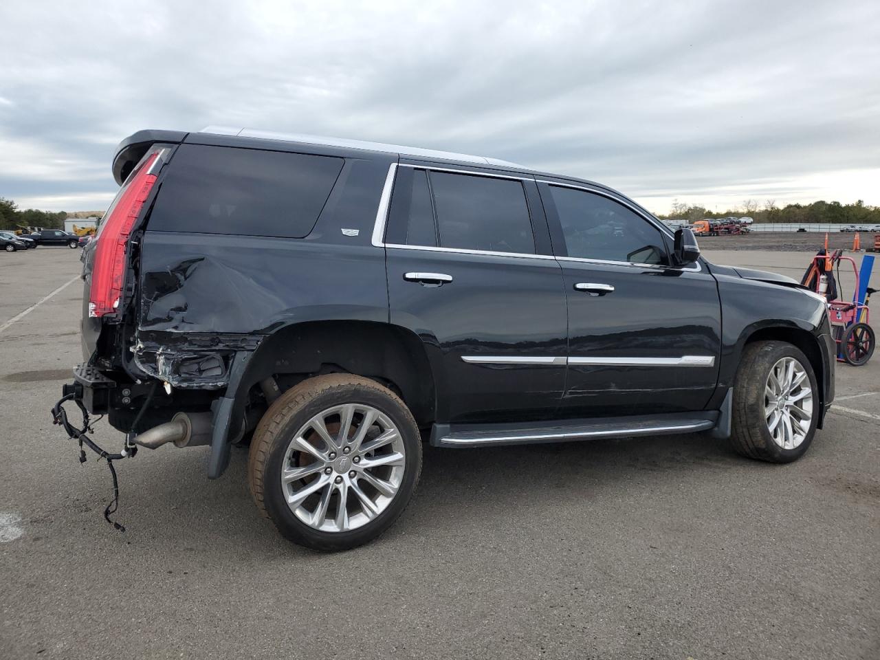 2018 Cadillac Escalade - Image 3
