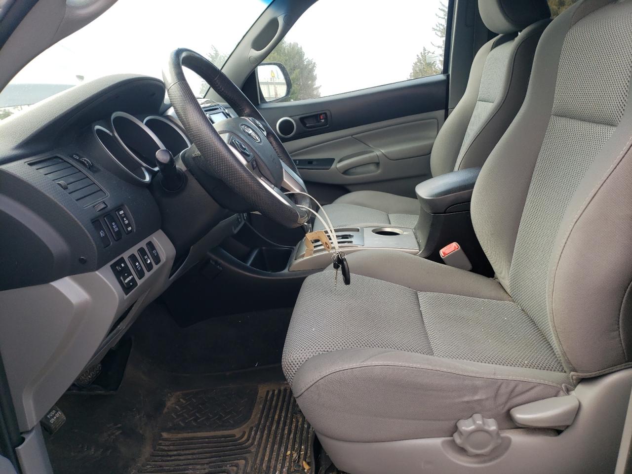 2015 Toyota Tacoma - Image 7