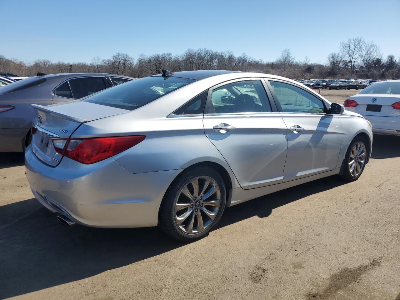 2012 Hyundai Sonata - Image 3