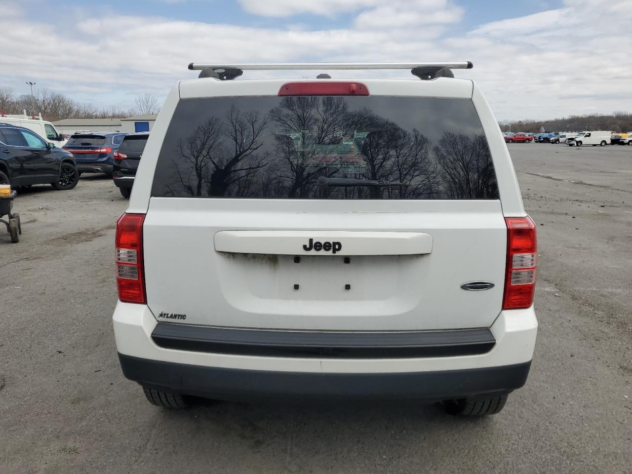 2015 Jeep Liberty (Patriot) - Image 6