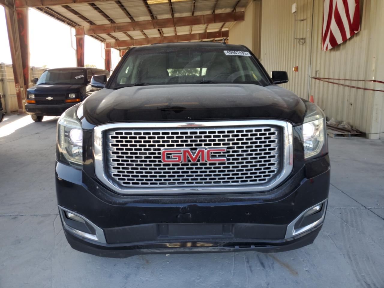 2016 GMC Yukon - Image 5