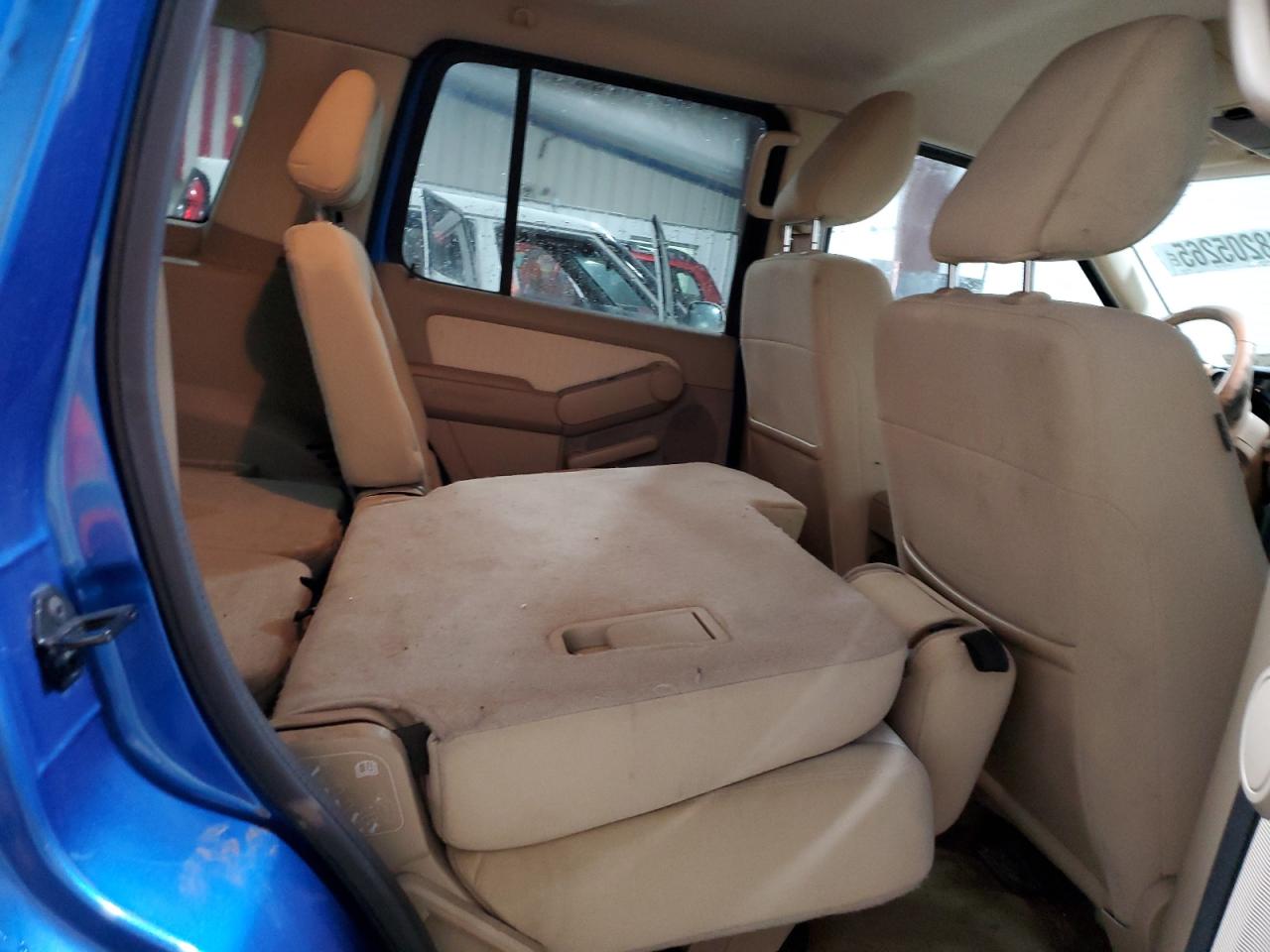 2010 Ford Explorer - Image 11