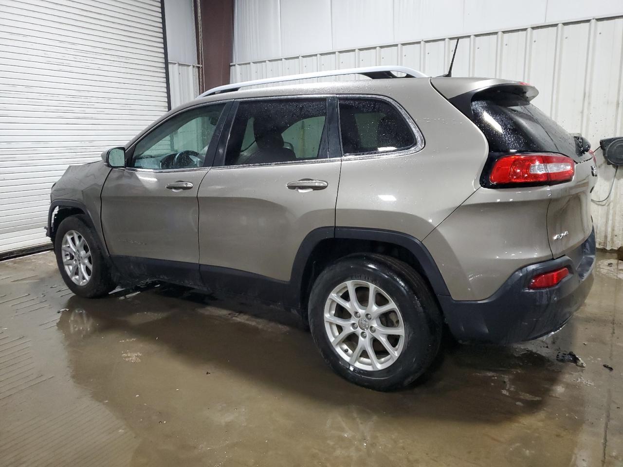 2016 Jeep Grand Cherokee - Image 2