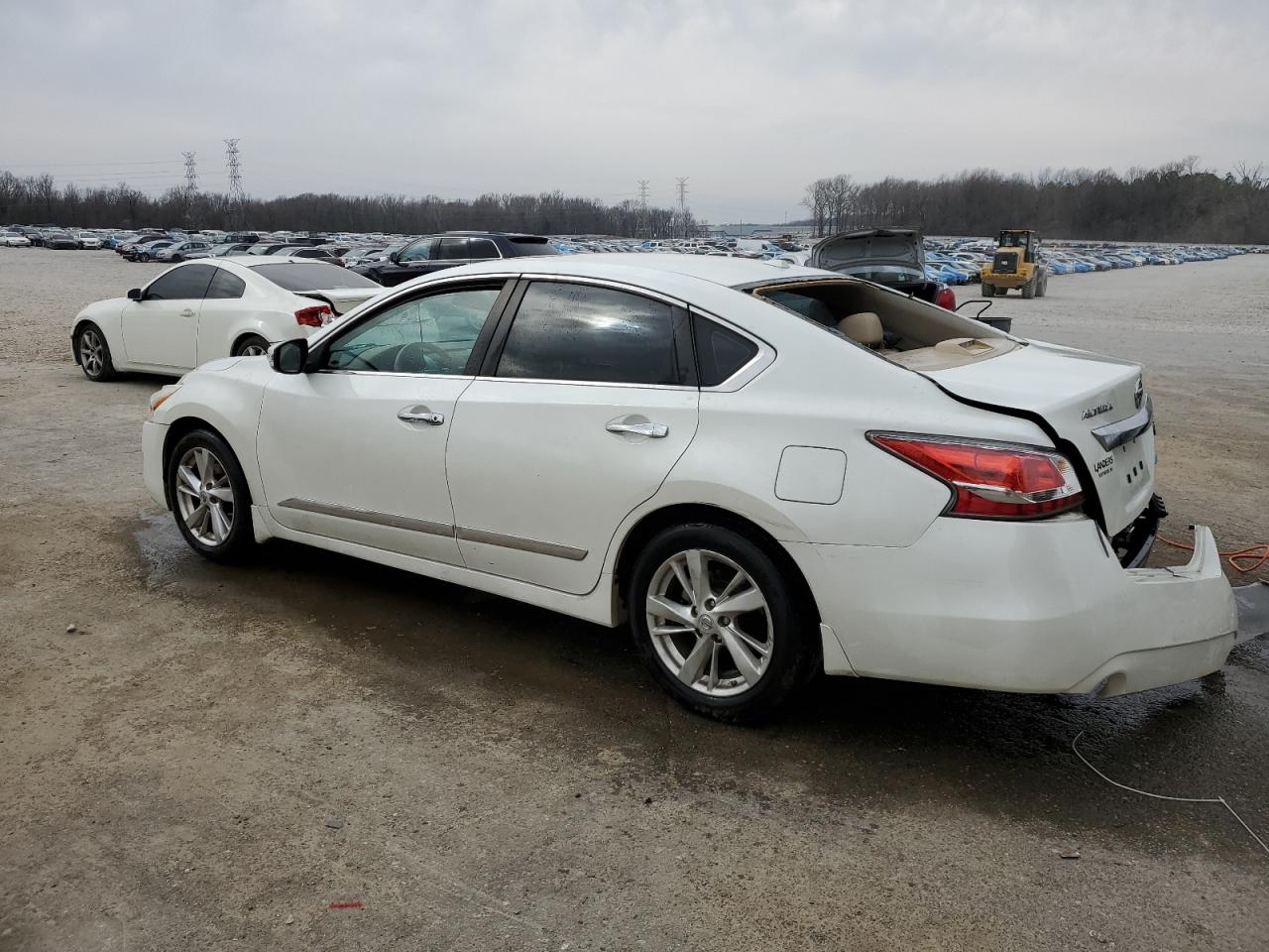 2014 Nissan Altima - Image 2