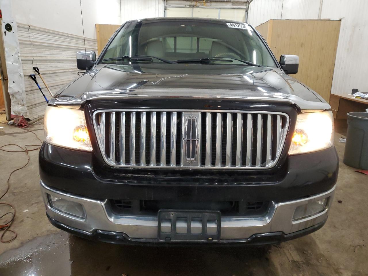 2006 Lincoln Mark LT - Image 5