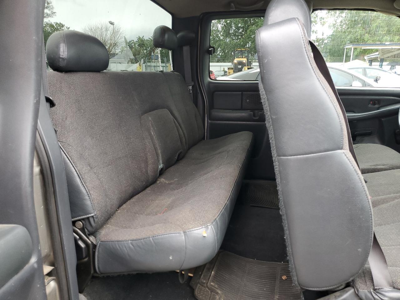 2001 Chevrolet Silverado - Image 10