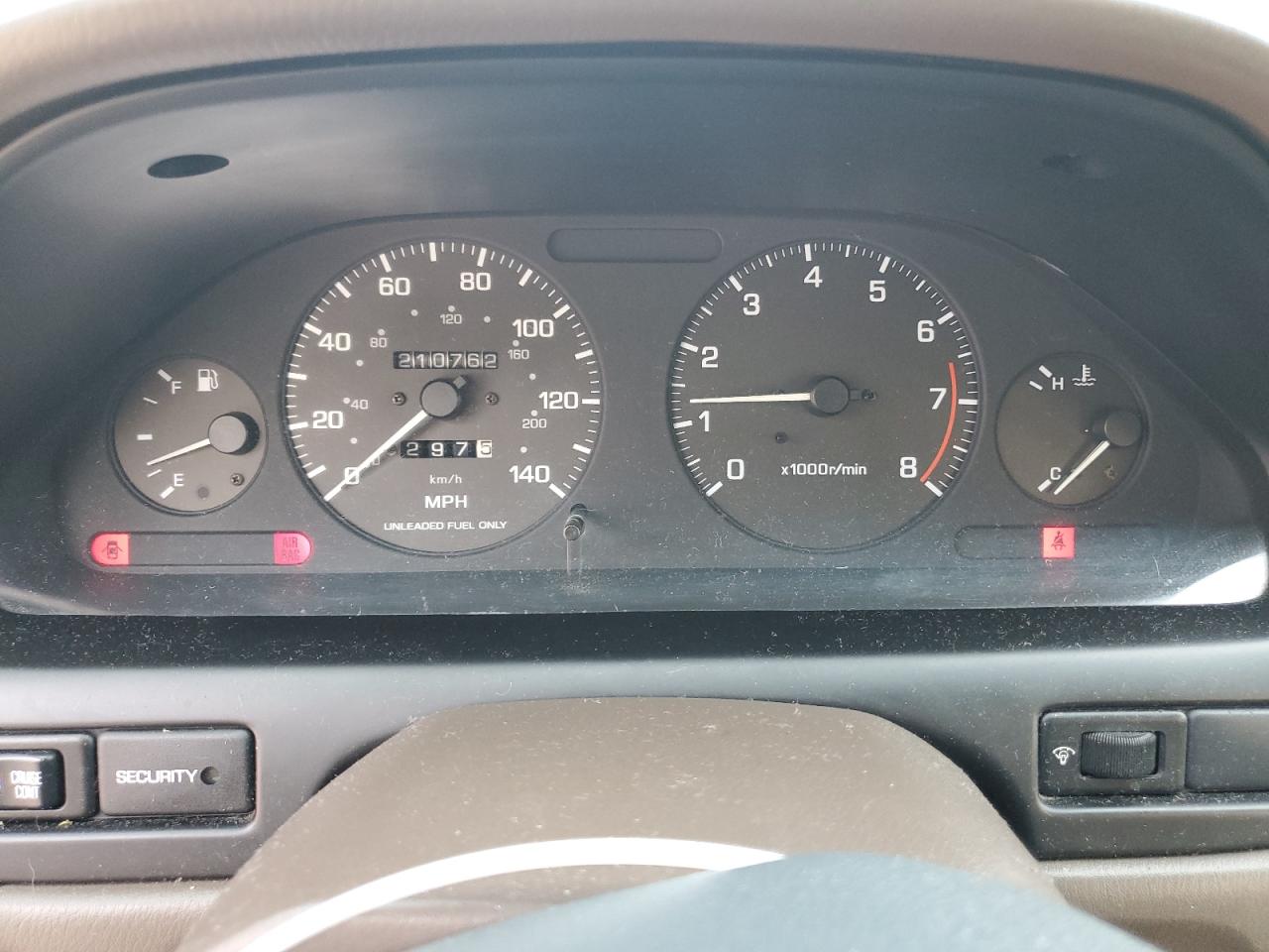 1995 Nissan Maxima - Image 9